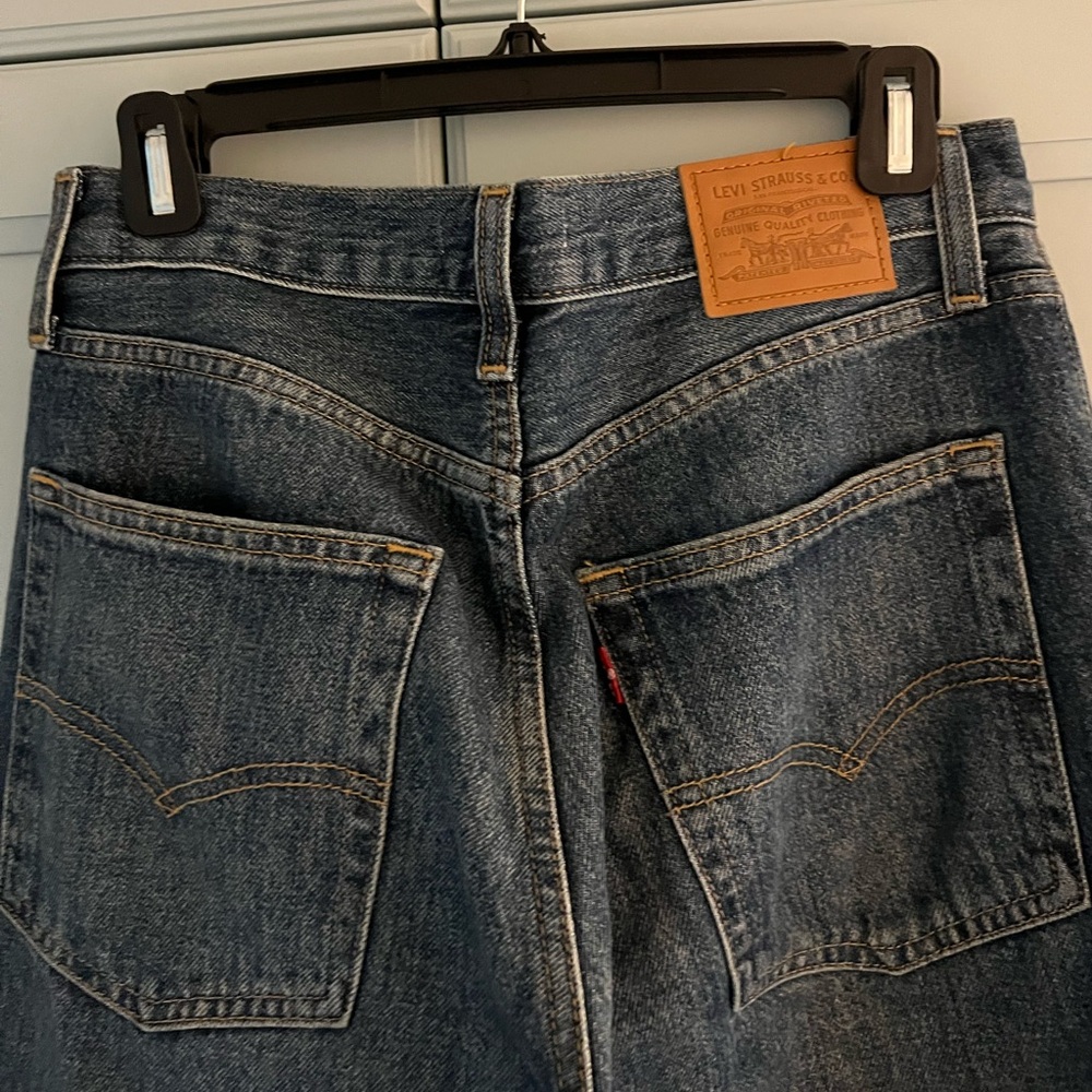 Levi Baggy Dad Jean Size 27